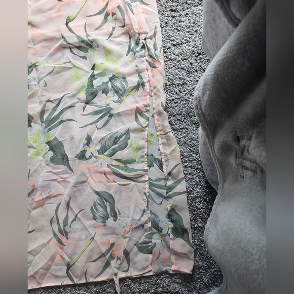 H&M Divided Floral Midi Skirt – Tropical Print, Size Large - Picture 3 of 11
